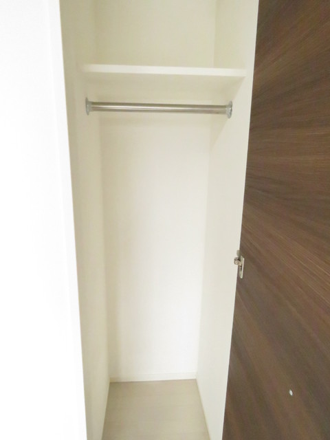 収納　※別室参考写真◆ワンピース収納に便利なクローゼット◆