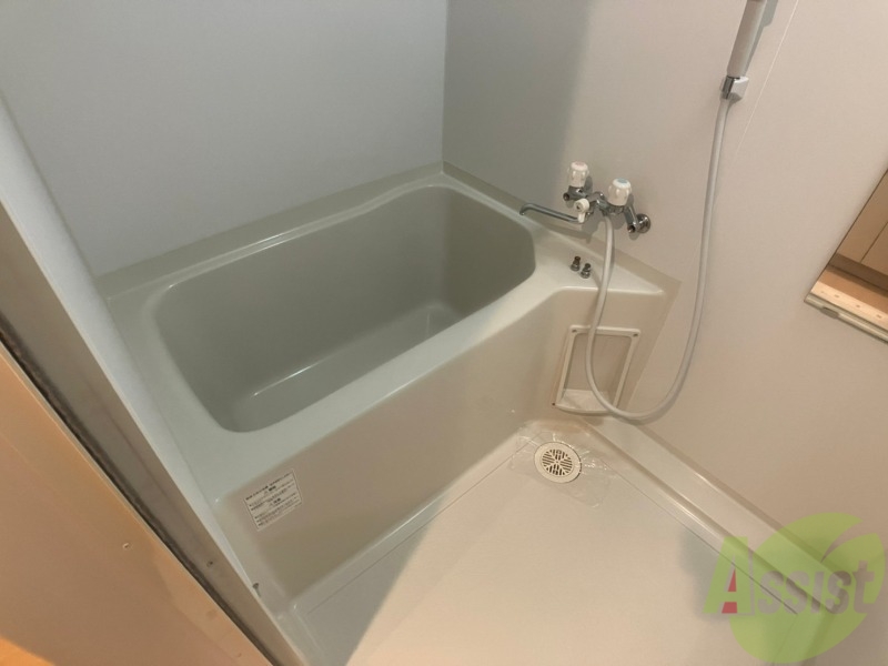 バス・シャワールーム　疲れを癒すには湯船でゆっくりするのが良いですよ。