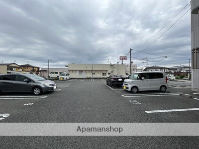 駐車場　エントランス