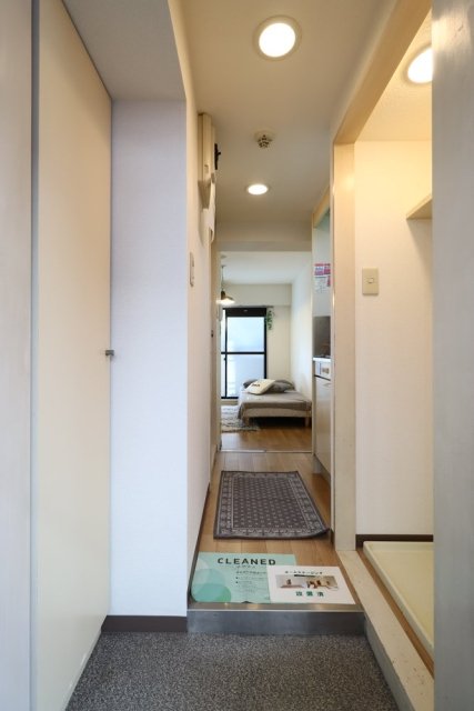 玄関　※家具・小物はイメージです