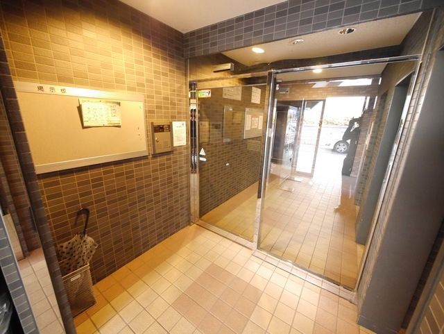 エントランス　★お部屋探しは株式会社タウンハウジング東京まで★