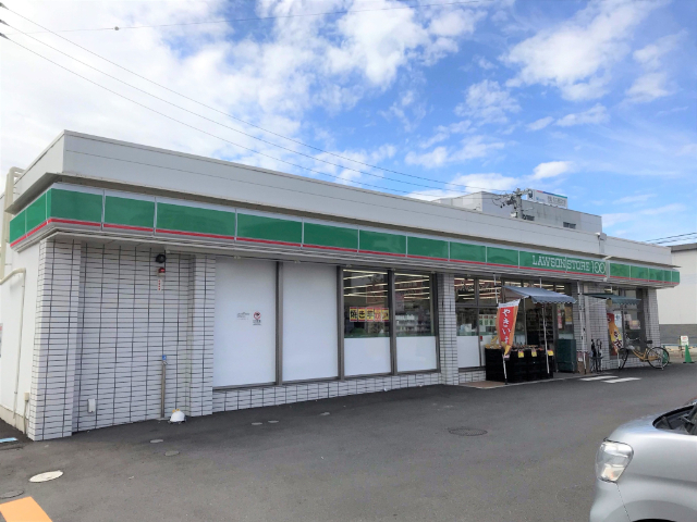 コンビニ　ローソンストア１００徳重名古屋芸大駅前店（コンビニ）まで326m