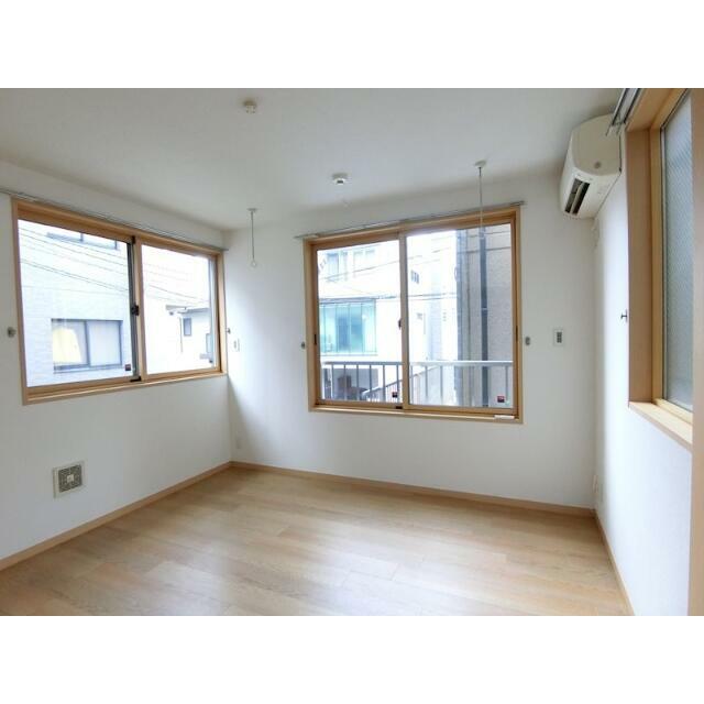 居室・リビング　※別部屋の参考写真です。