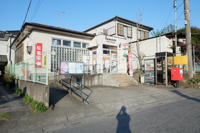 郵便局　日高高萩郵便局（郵便局）まで146m
