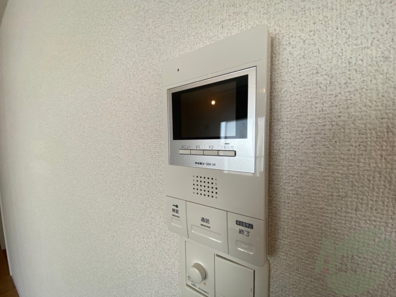 セキュリティ　ＴＶモニター付インターホンです。来客者の顔が見えるので安心！