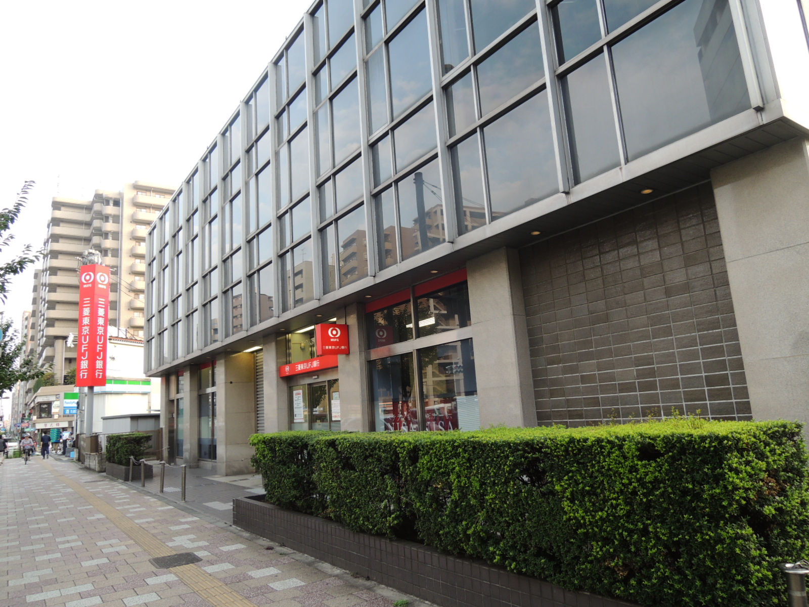 銀行　三菱東京UFJ銀行滝野川支店（銀行）まで179m