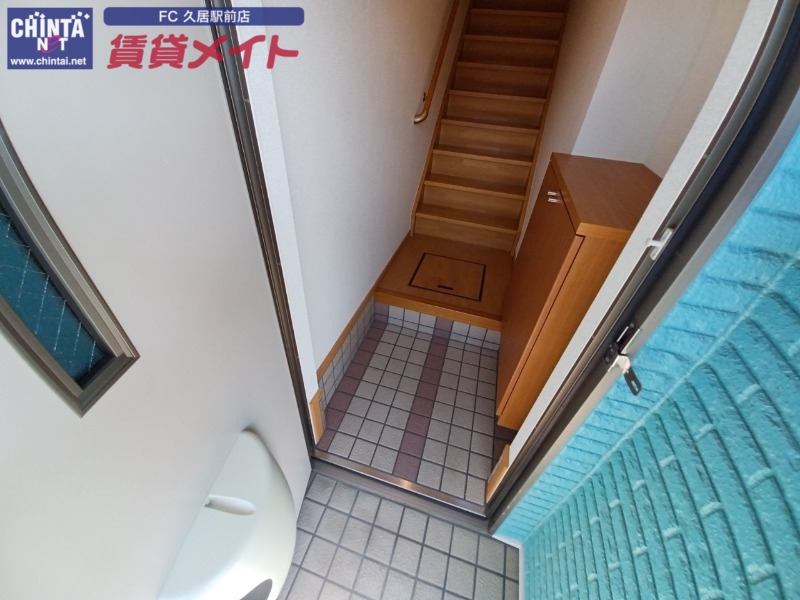 玄関　別部屋反転同型タイプ