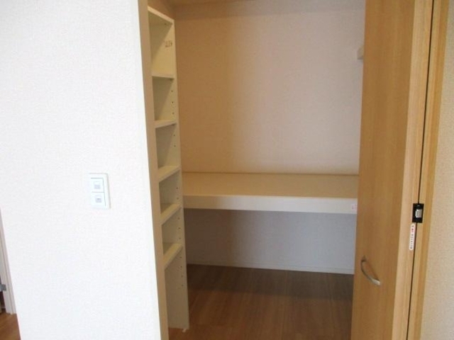 収納　ウォークインクローゼット