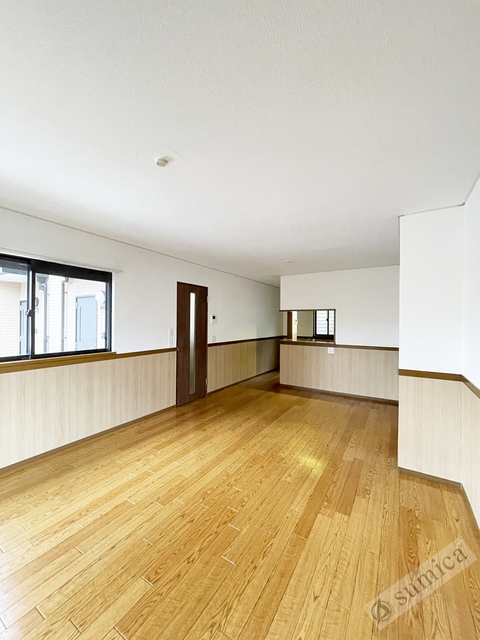 居室・リビング　広々１６．５帖リビングです♪