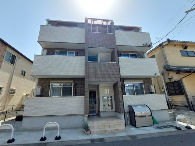 建物外観　★１フロア２世帯★
