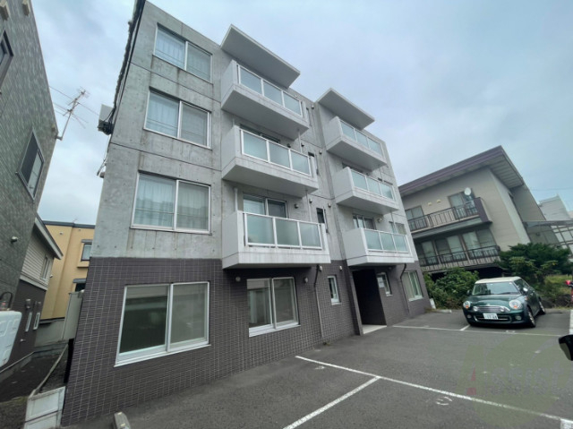 建物外観　札幌市東区北１３条東「ルーチェ」
