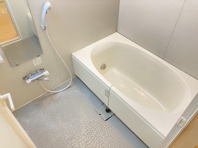 バス・シャワールーム　別のお部屋の写真です