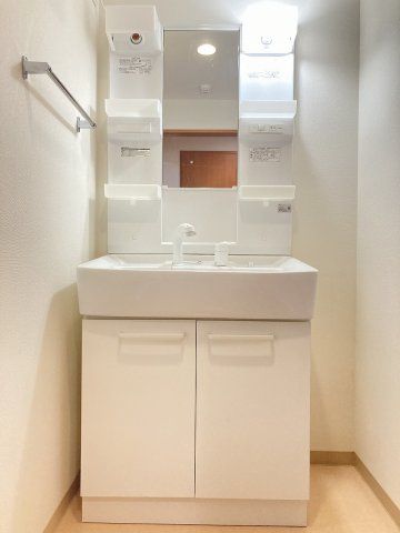 洗面設備　別のお部屋の写真です
