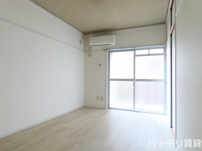 居室・リビング　写真は別号室タイプの為、参考写真になります。