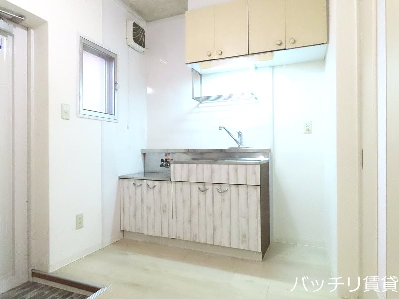 キッチン　写真は別号室タイプの為、参考写真になります。