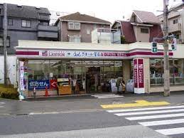 コンビニ　ナチュラルローソン世田谷弦巻三丁目店（コンビニ）まで172m