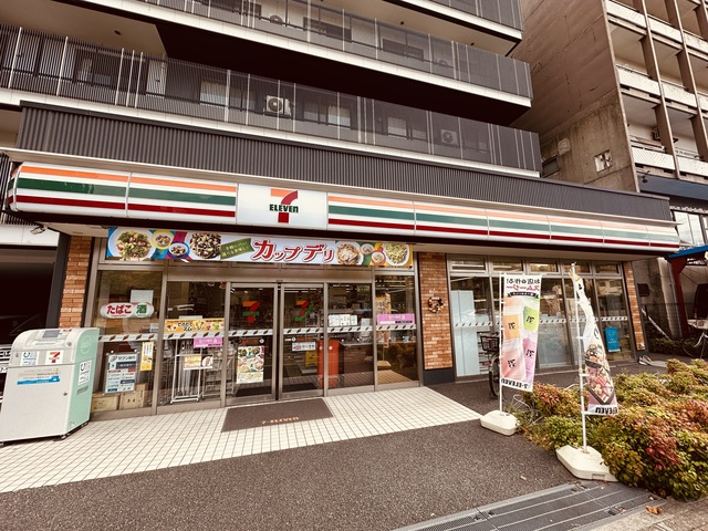 コンビニ　セブンイレブン横浜磯子3丁目店（コンビニ）まで210m