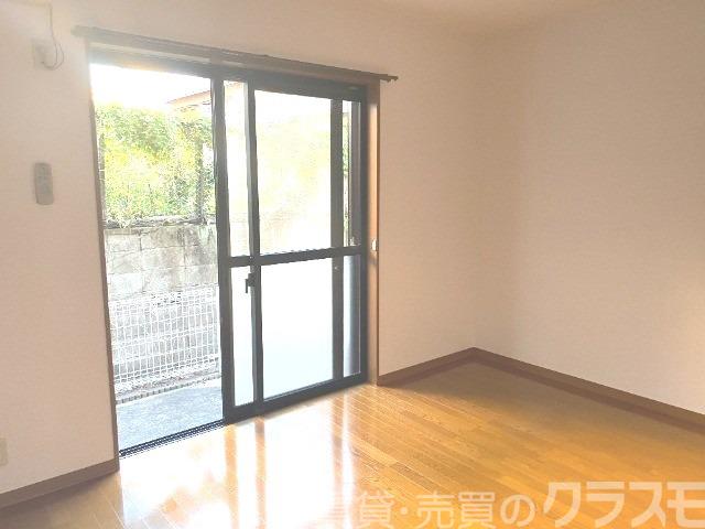 居室・リビング　明るいお部屋です♪