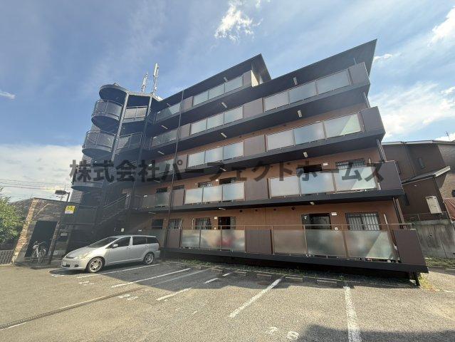 駐車場　駐車場に車を止められます