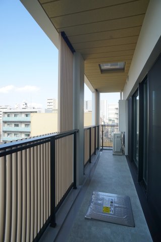 バルコニー　広いバルコニー