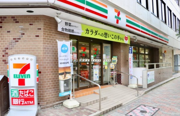 コンビニ　セブンイレブン中央区明石町店（コンビニ）まで206m