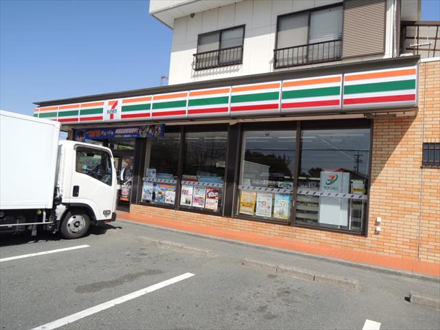 コンビニ　セブンイレブン（コンビニ）まで1738m