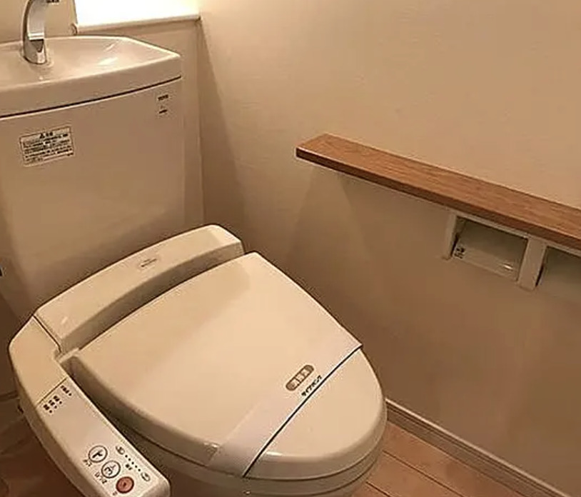 トイレ　※別部屋の参考写真です。