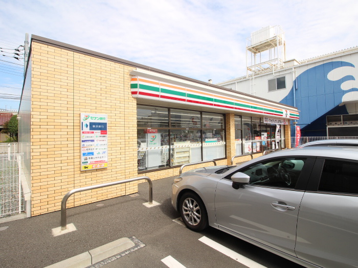 コンビニ　セブンイレブン（コンビニ）まで220m