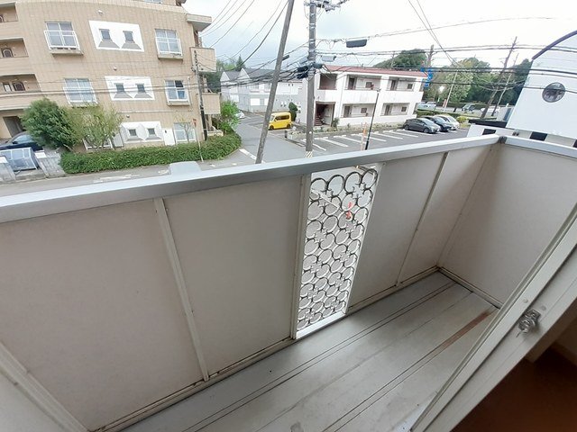 バルコニー　陽当たり良好なバルコニーです