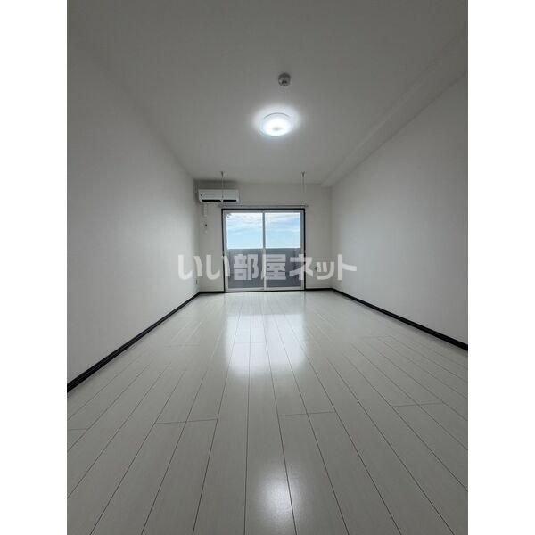 West Residenceの居間写真