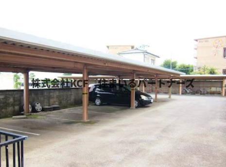 駐車場　駐車場に車を止められます