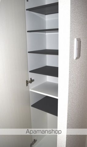 クレイノイズミの玄関写真