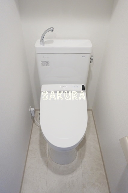 トイレ　嬉しい温水洗浄便座♪