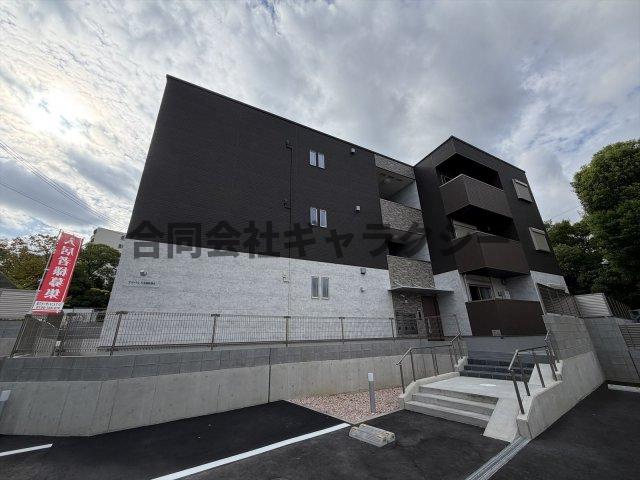 建物外観　シンプルでスタイリッシュな外観です