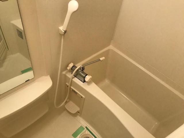 バス・シャワールーム　浴室　温度調整しやすいサーモスタット水栓