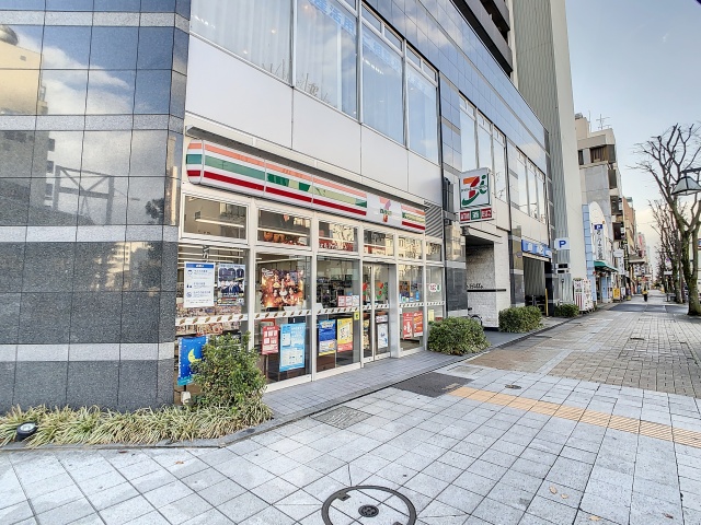 コンビニ　セブンイレブン　岐阜柳ヶ瀬店（コンビニ）まで54m