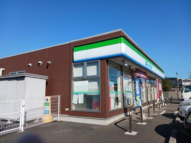 コンビニ　ファミリーマート小美玉中延店（コンビニ）まで468m
