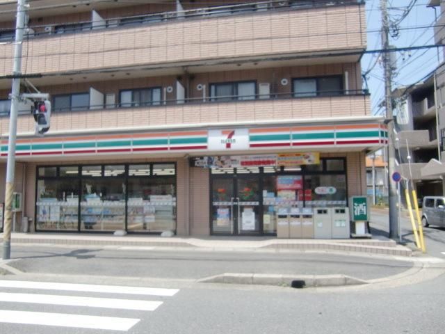 コンビニ　セブンイレブン（コンビニ）まで50m