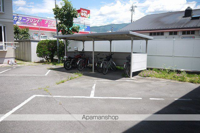 ハイツシャリオB棟の外観写真