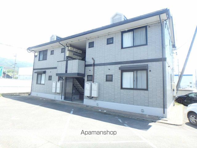 ハイツシャリオB棟の外観写真