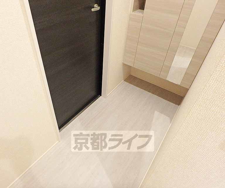 玄関　広々とした玄関が出迎えてくれます。