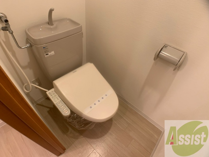 トイレ　ウォシュレット付きのトイレです。シャワートイレは日本の宝。