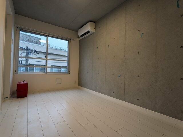 都営三田線 本蓮沼駅 徒歩4分 4階建 築3年の居間写真