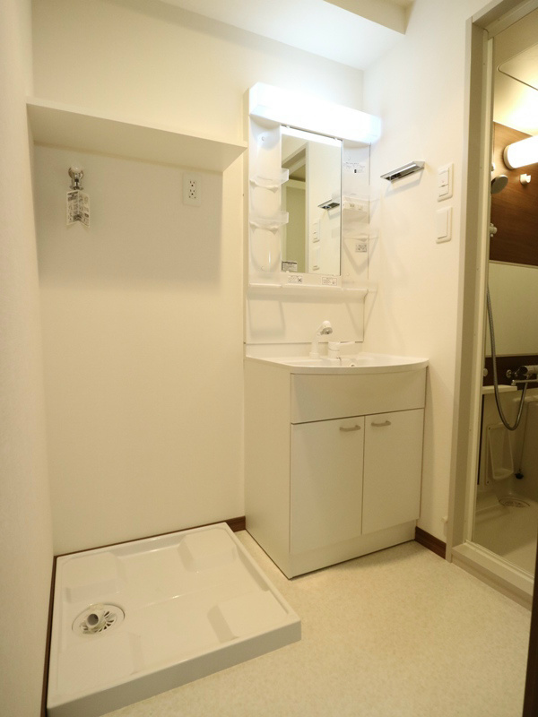 洗面設備　※別号室の参考写真です。