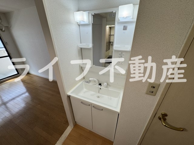 洗面設備　朝の身支度には欠かせない独立洗面化粧台