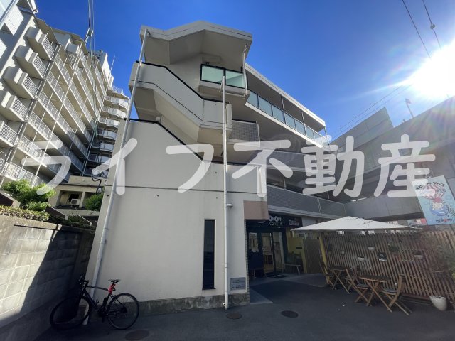 建物外観　落ち着いた雰囲気の外観です