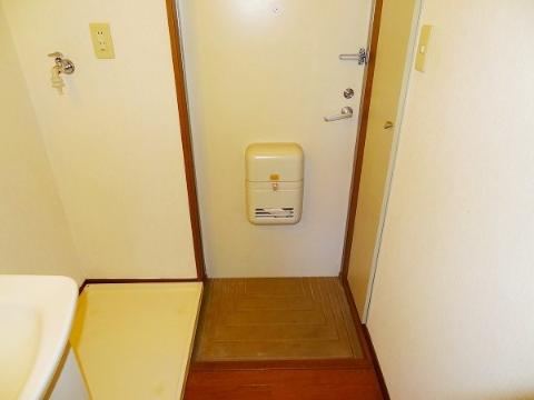 阪急宝塚線 蛍池駅 徒歩2分 2階建 築28年の玄関写真