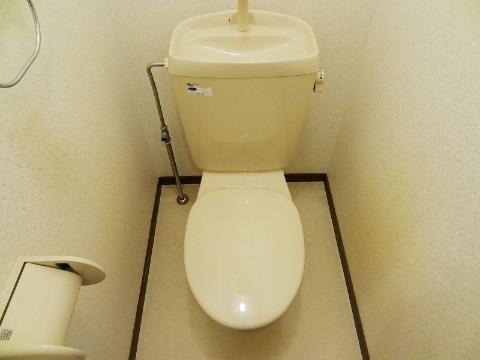 阪急宝塚線 蛍池駅 徒歩2分 2階建 築28年のトイレ写真