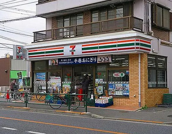 コンビニ　セブンイレブン江戸川南小岩8丁目店（コンビニ）まで210m