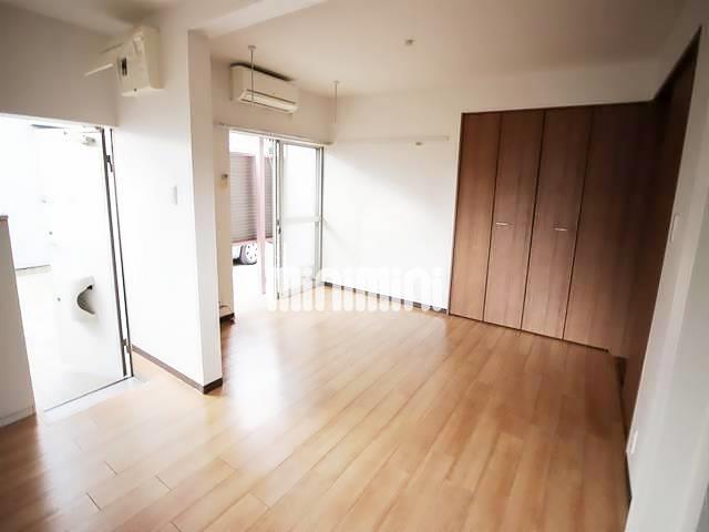 メゾン弐番館A棟の居間写真